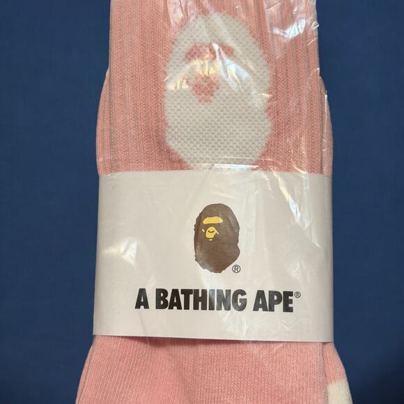 A Bathing Ape BAPE Pink Ape Head Crew Socks NWT Streetwear Stocking Stuffer - Picture 4 of 4